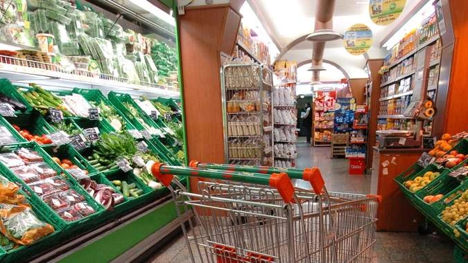 In un anno il prezzo del pane è aumentato del 9%, il latte del 10%. Volano i prezzi di frutta e verdura. Grosseto la più cara per i prodotti alimentari