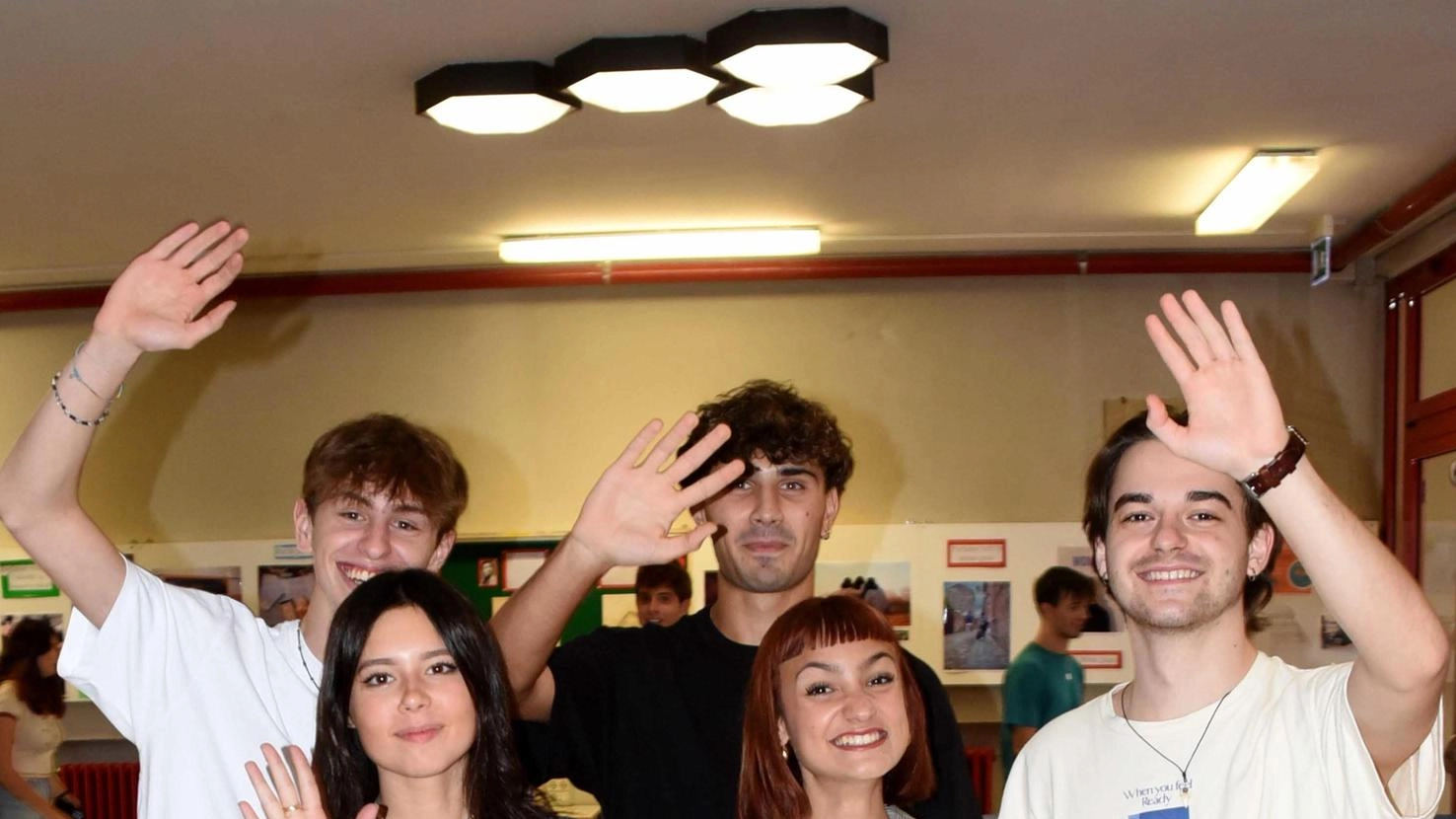 Il ritorno tra i banchi. Buona prova al debutto. Sorrisi, selfie ed euforia. Ma anche tanto traffico Il ritorno tra i banchi. Buona prova al debutto. Sorrisi, selfie ed euforia. Ma anche tanto traffico
