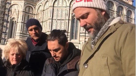 I rappresentanti dei lavoratori in piazza Duomo con gli operai
