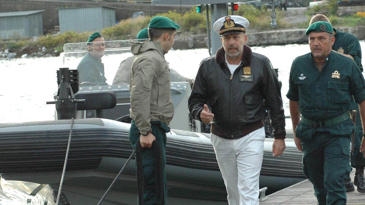 Giuseppe De Giorgi, ex capo di stato maggiore della Marina Militare, durante una visita a Comsubin