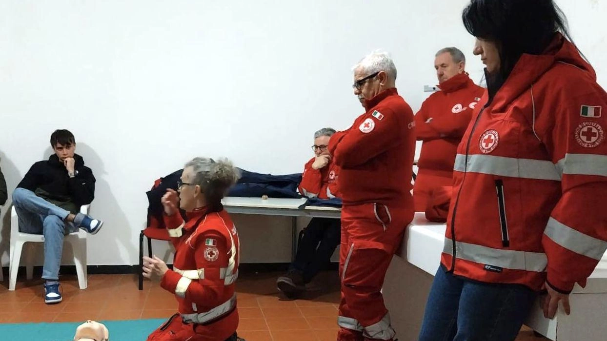Alimentazione e falsi miti I consigli della Croce Rossa agli studenti delle scuole Alimentazione e falsi miti I consigli della Croce Rossa agli studenti delle scuole