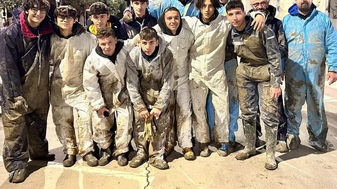 Pala al posto del pallone. Il gesto del Limite Juniores Pala al posto del pallone. Il gesto del Limite Juniores