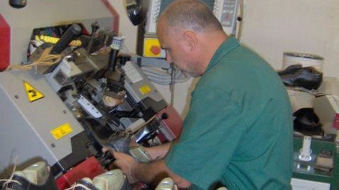 La scarpa è in affanno Calzaturiero, anno difficile "Troppe false ripartenze" La scarpa è in affanno Calzaturiero, anno difficile "Troppe false ripartenze"