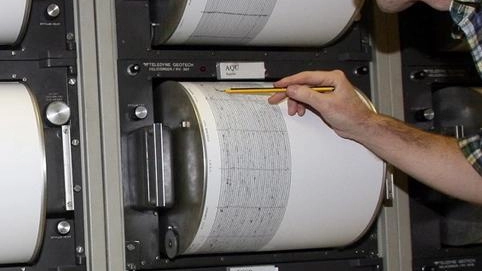 Risvegliati dal terremoto. Ritardi e disagi sui treni Risvegliati dal terremoto. Ritardi e disagi sui treni