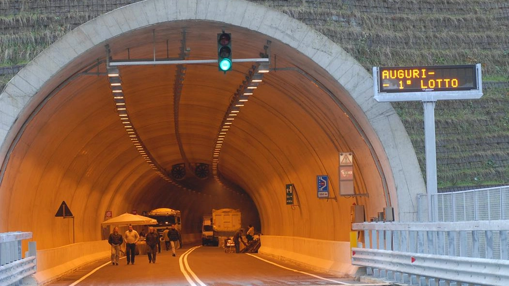 Lavori alla strada dei Marmi: traffico off limits
