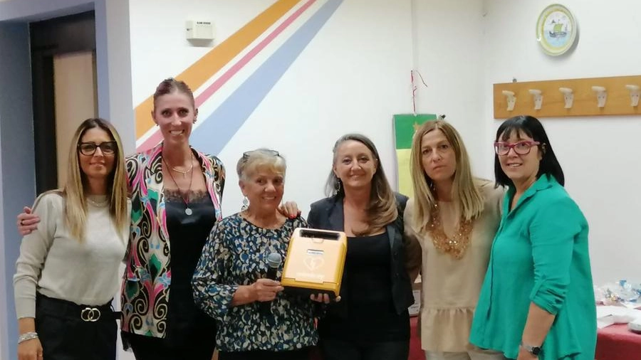 L'assessore Guainai con Claudia Barsotti, Raffaella Baroni e le organizzatrici del torneo