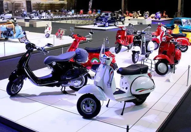 Il museo Autoworld di Bruxelles celebra Vespa
