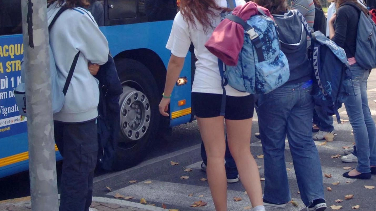 Trasporto scolastico nel caos: "Decine di studenti restano a piedi" Trasporto scolastico nel caos: "Decine di studenti restano a piedi"