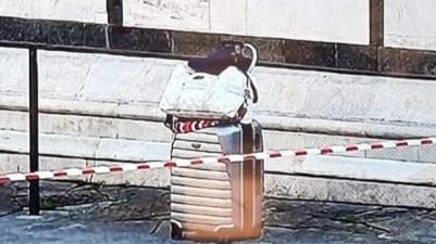 La valigia abbandonata al Battistero