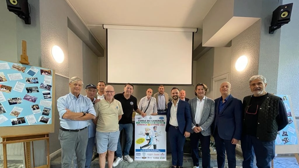 La corsa dei camerieri. Col vassoio in mano in ricordo di Nerio Natalini