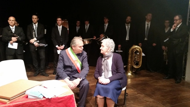 Ardelia Papi con il sindaco Mauro Lorenzini