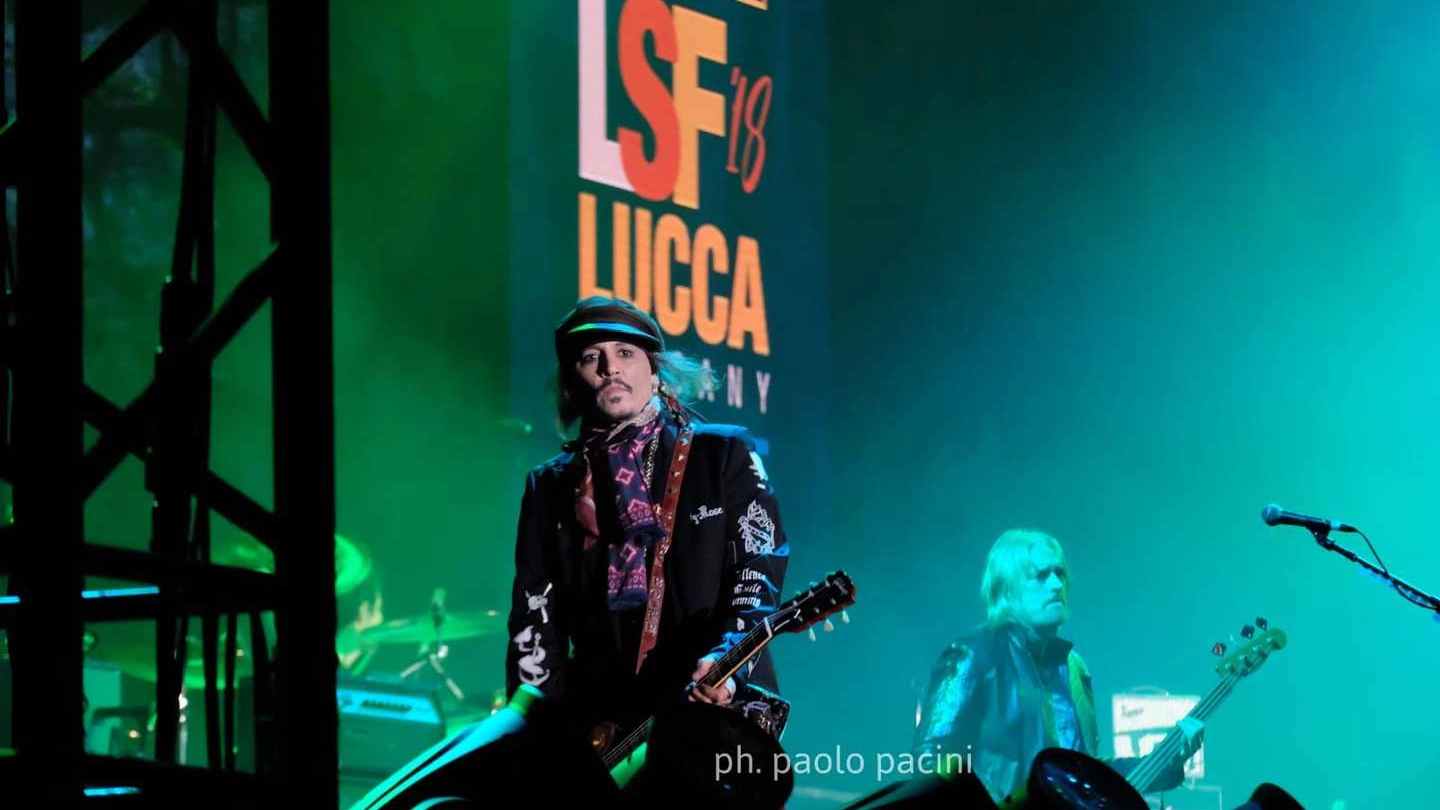 Jhonny Deep sul palco del Summer (foto Paolo Pacini e Alcide)