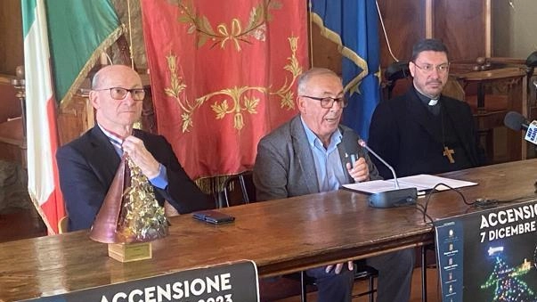 Verso l’Albero dei record. Sarà Rondine a dare il via alle luci sul Monte Ingino Verso l’Albero dei record. Sarà Rondine a dare il via alle luci sul Monte Ingino