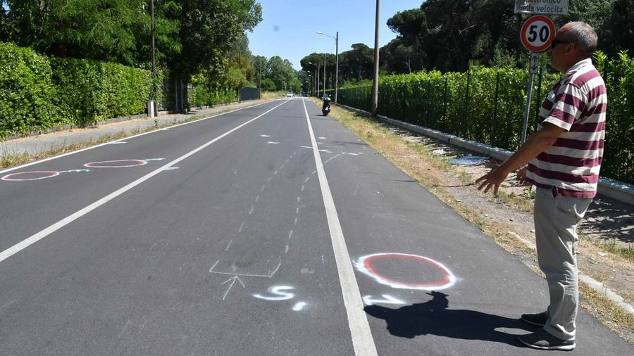 Il luogo in cui è stato investito e ucciso il ciclista a Marina di Massa (Foto Nizza)