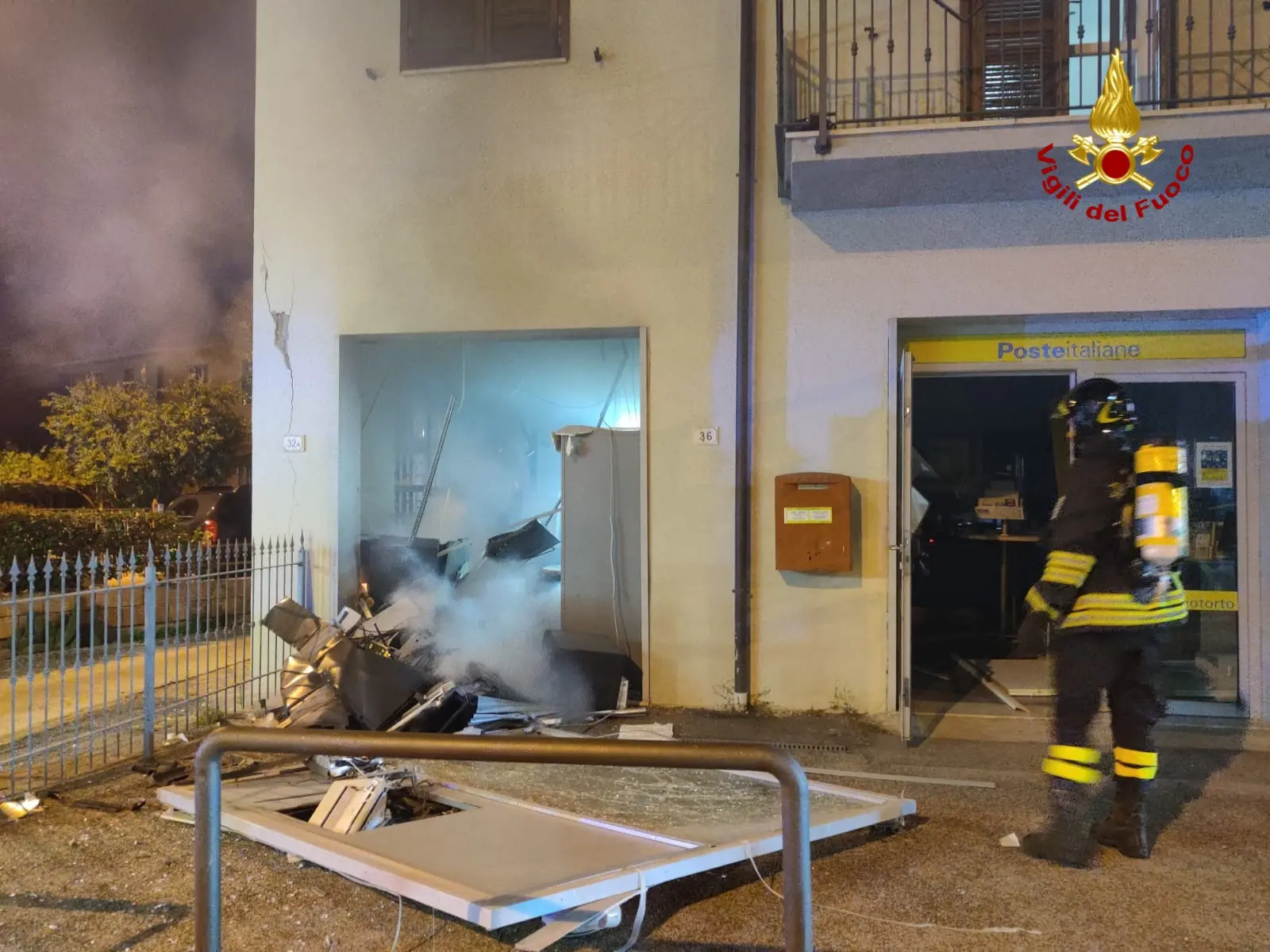 Assalto ai bancomat con esplosivo, raid in Toscana. Bottini ingenti
