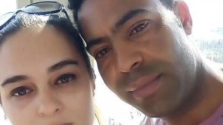 Sara, una coltellata anche in faccia La madre ha fatto scudo per salvarla Fiaccolata in centro per le vittime Sara, una coltellata anche in faccia La madre ha fatto scudo per salvarla Fiaccolata in centro per le vittime