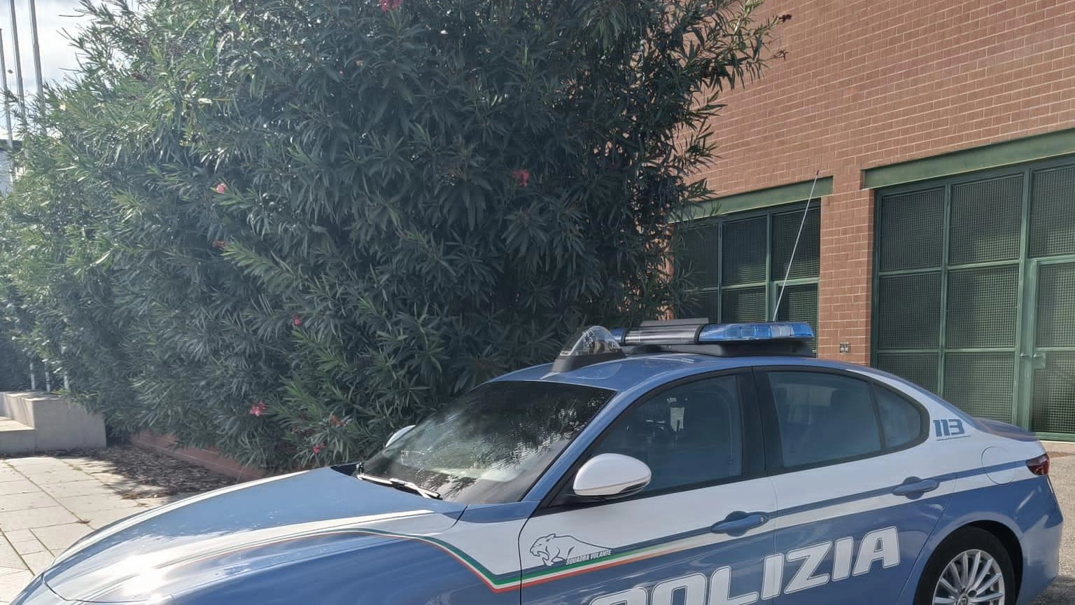 Controlli a tappeto Polizia in azione in città Al setaccio 360 persone Controlli a tappeto Polizia in azione in città Al setaccio 360 persone