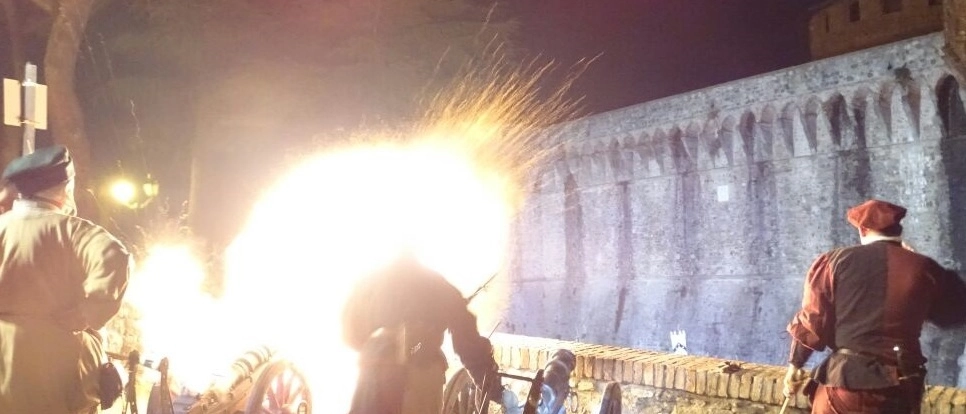 Sarzana torna al passato. Ed è... ‘guerra’