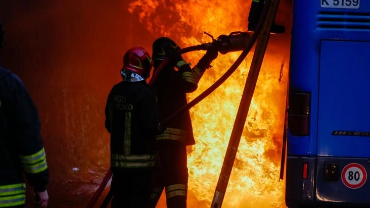 L'incendio del pullman a Barga