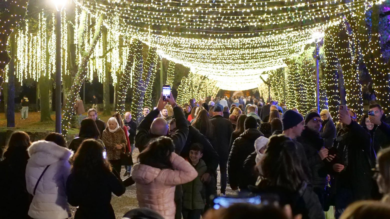 La grande festa per le strade di Arezzo (Foto Cristini) La grande festa per le strade di Arezzo (Foto Cristini)