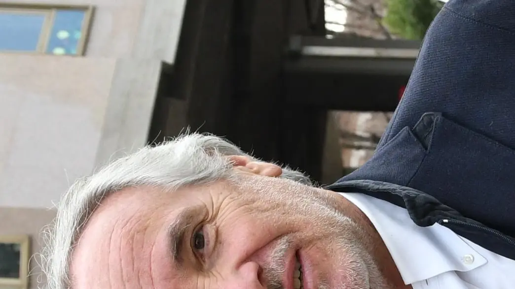 Caos nel Centrosinistra Il monito di Evangelisti "Fermiamoci e parliamo Altrimenti sarà débacle" Caos nel Centrosinistra Il monito di Evangelisti "Fermiamoci e parliamo Altrimenti sarà débacle"