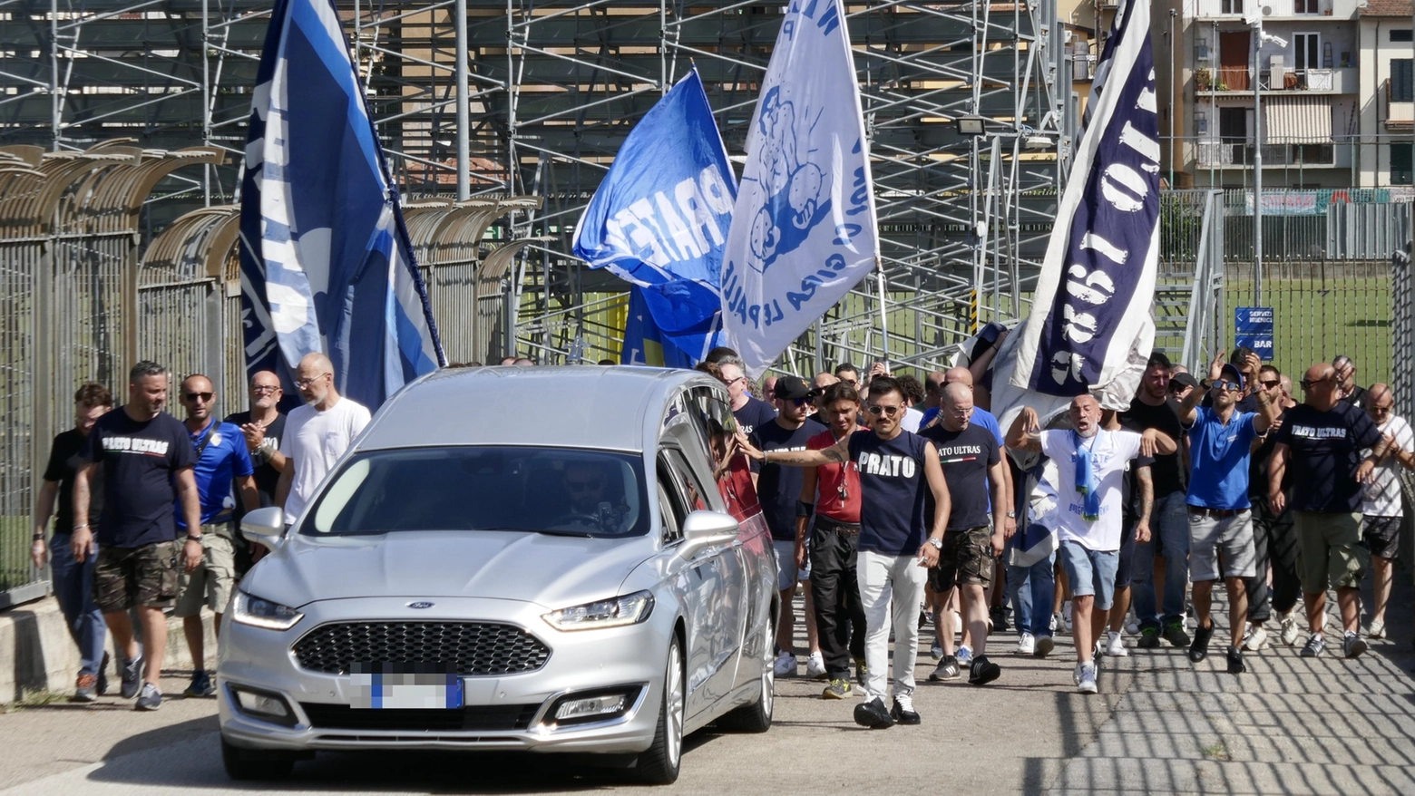 Il corteo funebre Il corteo funebre