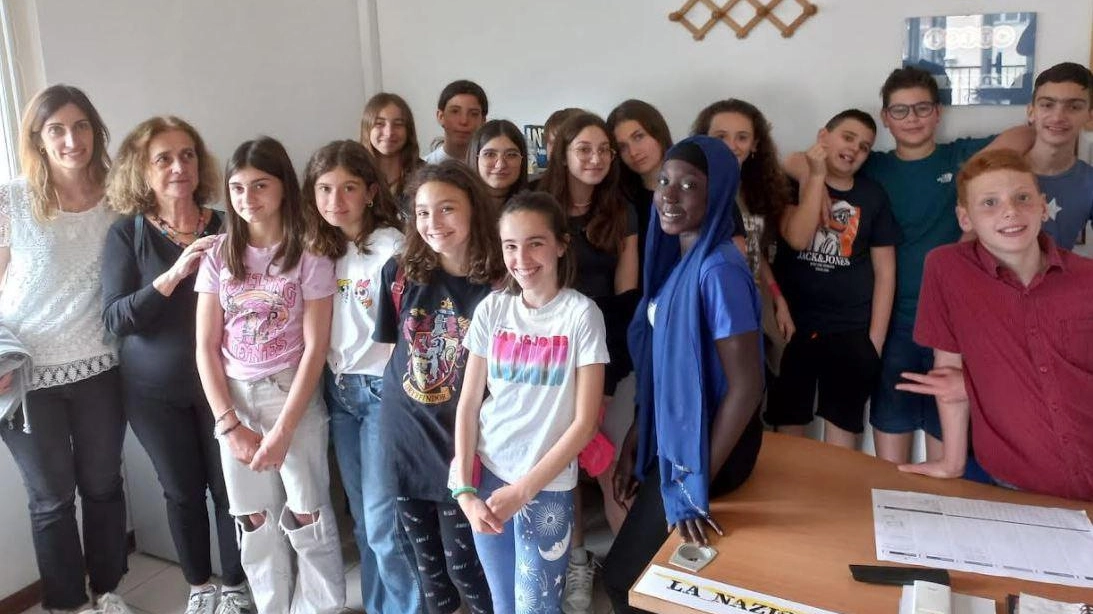Studenti in redazione Lezione di... giornalismo Studenti in redazione Lezione di... giornalismo