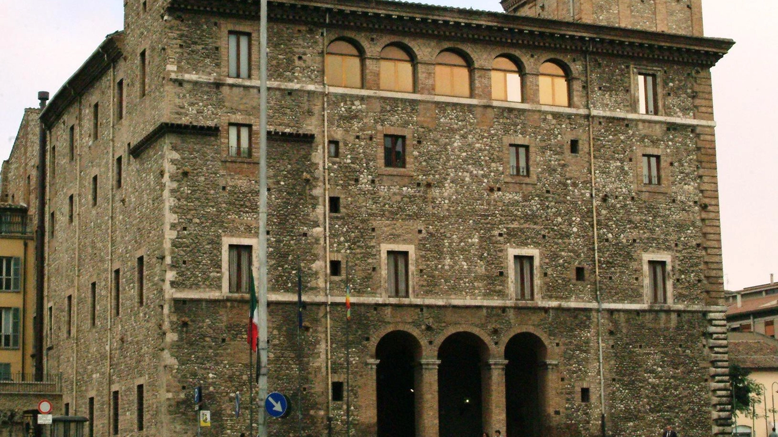 Primo sondaggio elettorale Boom di Leonardo Latini, che però non si presenta Primo sondaggio elettorale Boom di Leonardo Latini, che però non si presenta