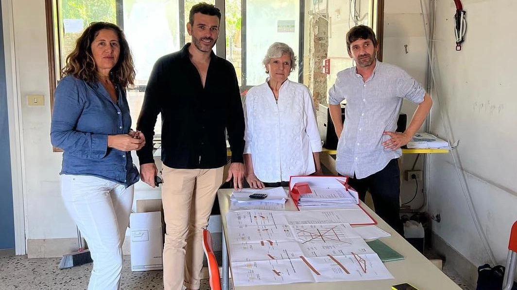 Scuola, proseguono i cantieri Tempi più lunghi per la primaria Scuola, proseguono i cantieri Tempi più lunghi per la primaria