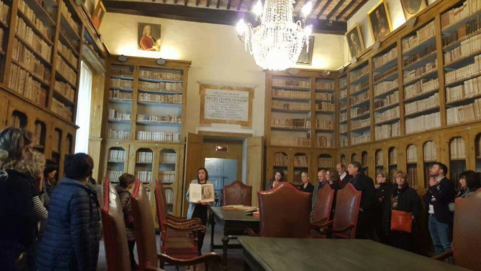 Una visita alla storica biblioteca di Cortona
