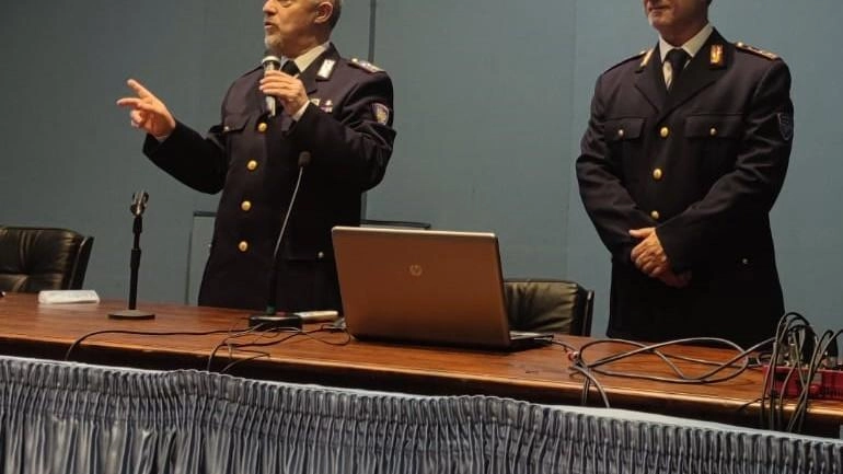 Polizia “in cattedra“ per lezioni sulla rete Polizia “in cattedra“ per lezioni sulla rete