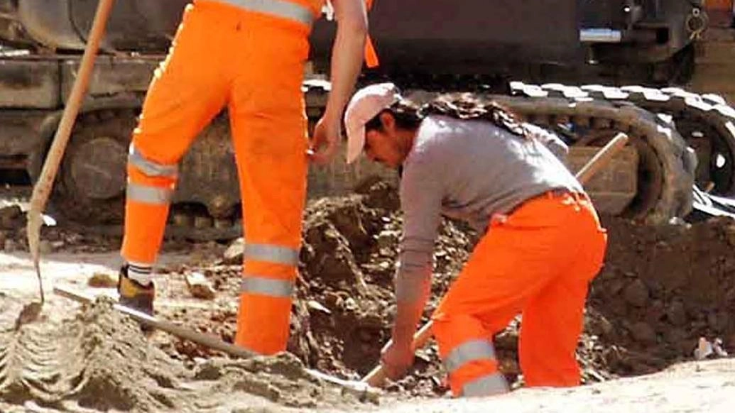 Cantieri e chiusure strade. In via Ponte Monsummano lavori di metanizzazione Cantieri e chiusure strade. In via Ponte Monsummano lavori di metanizzazione