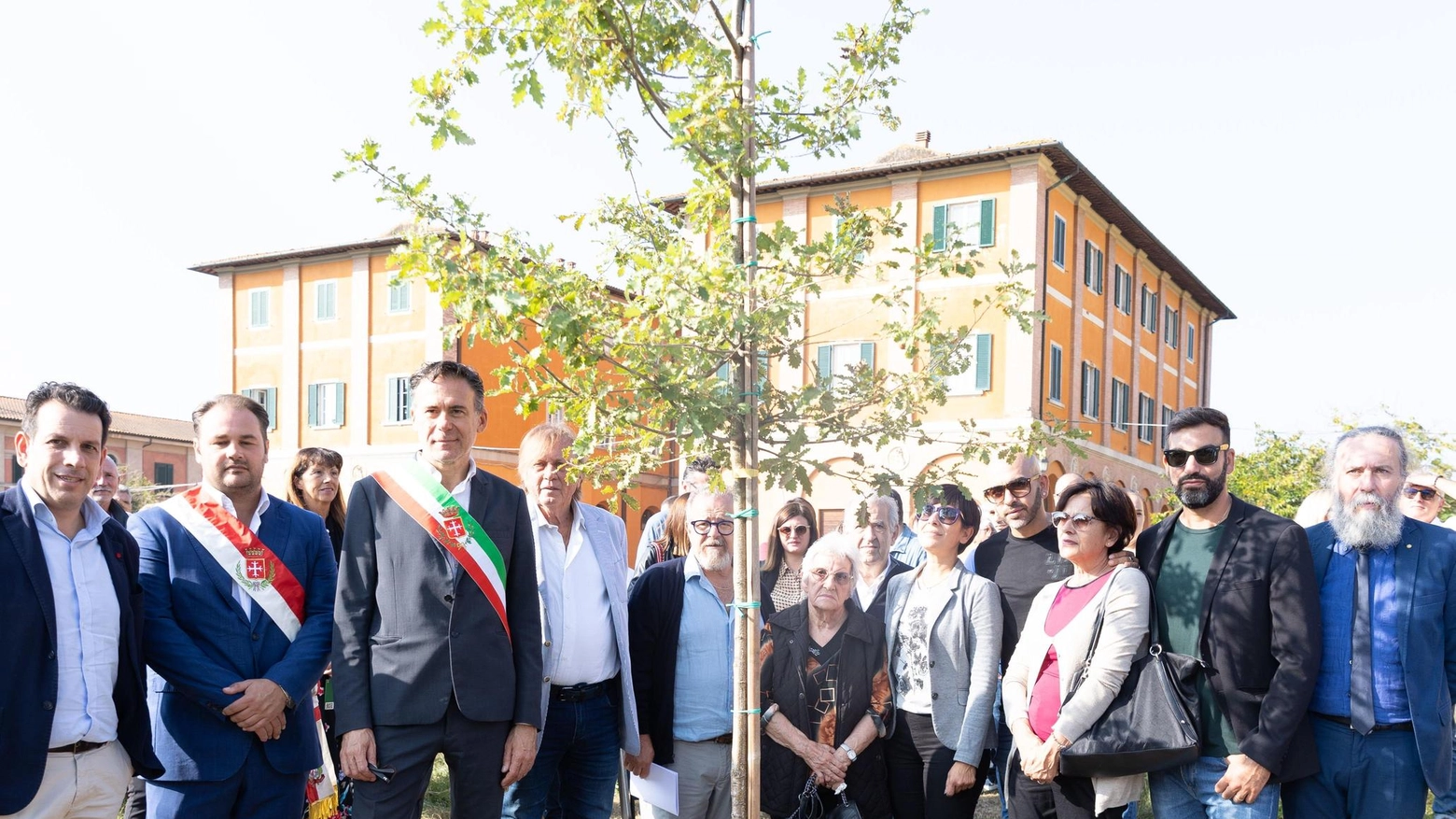 "Delicata ma resistente". Una quercia per Mariano