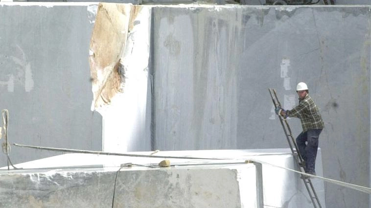 Solidarietà ai lavoratori . Lega cavatori a palazzo in difesa di Fiordichiara