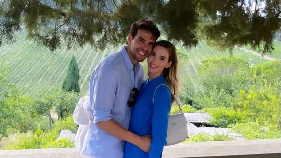 Kaká in vacanza in Toscana con la moglie Carolina Dias Leite