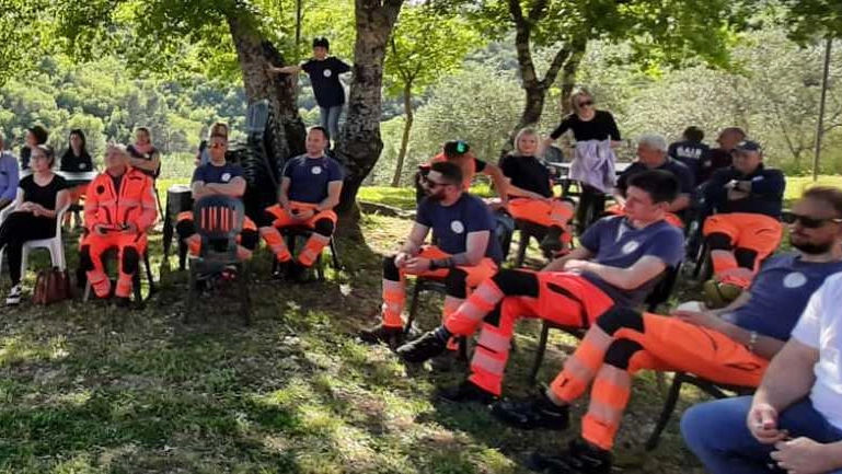 Una targa per ringraziare il Gaib  Festa per il 40° compleanno