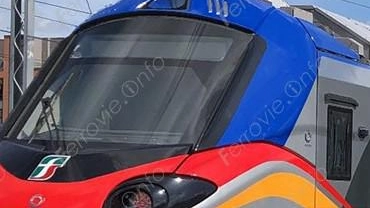 Ferrovie, un altro elettrotreno E poi 12 convogli. Per potenziare il servizio di trasporto regionale Ferrovie, un altro elettrotreno E poi 12 convogli. Per potenziare il servizio di trasporto regionale