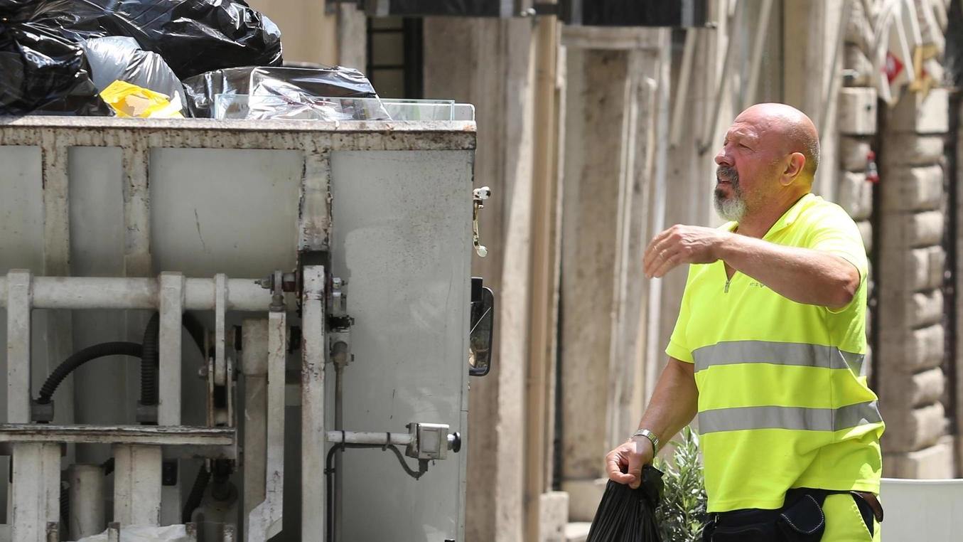 Rifiuti, parla l’Osservatorio: "La differenziata non sale. Male Ecoisole e zone Tris" Rifiuti, parla l’Osservatorio: "La differenziata non sale. Male Ecoisole e zone Tris"