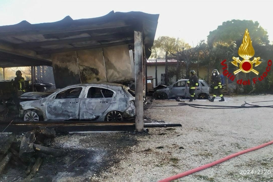 Le fasi di spegnimento del rogo