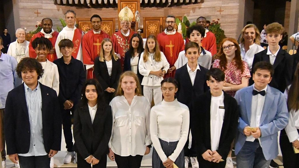Ecco i 40 nuovi cresimati dal vescovo Filippini in Santa Maria Assunta Ecco i 40 nuovi cresimati dal vescovo Filippini in Santa Maria Assunta