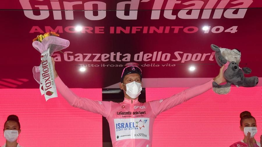 Alessandro De Marchi, la nuova maglia rosa (Ansa)