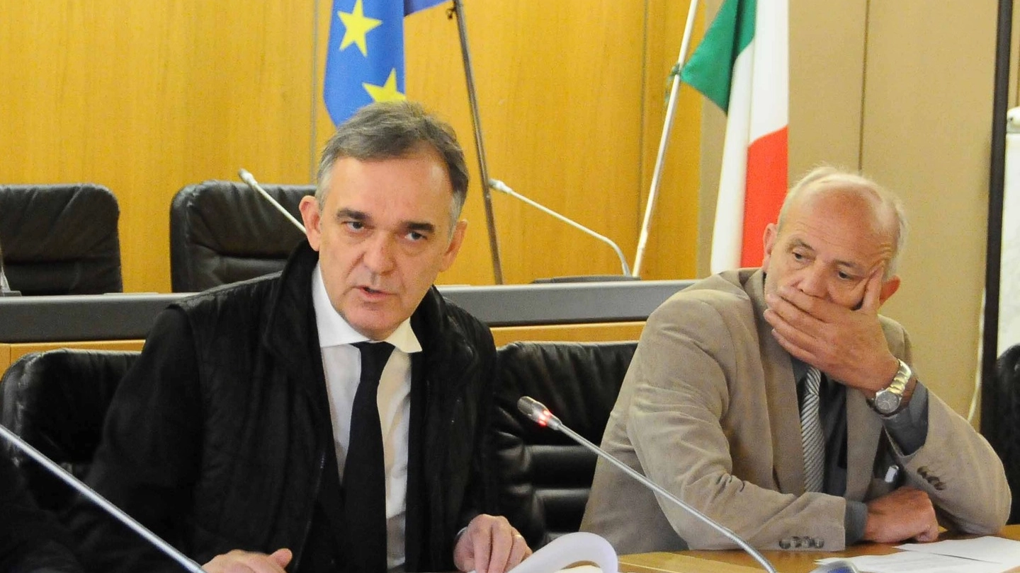 VERTICE Enrico Rossi, al centro, con Narciso Buffoni