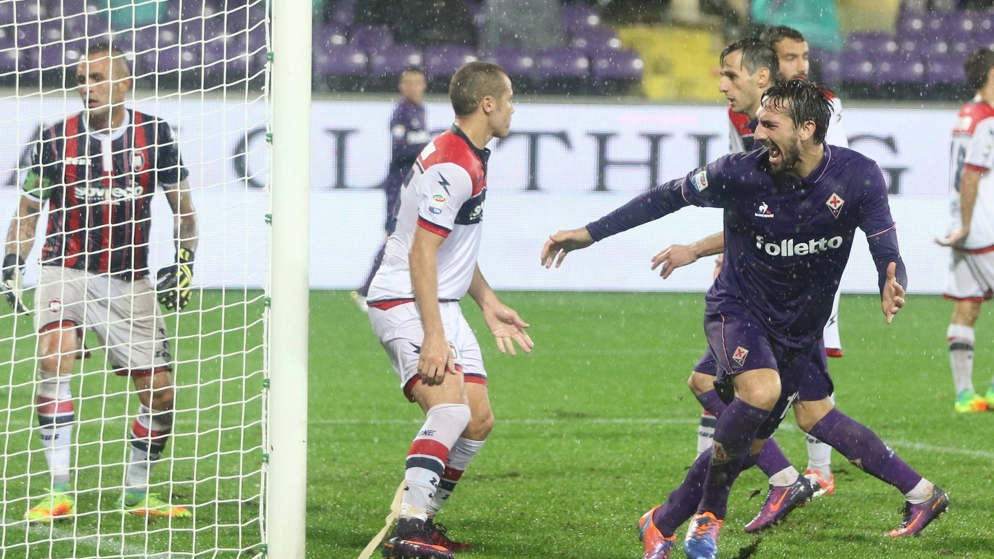 Fiorentina-Crotone, Astori esulta dopo il gol (Germogli)