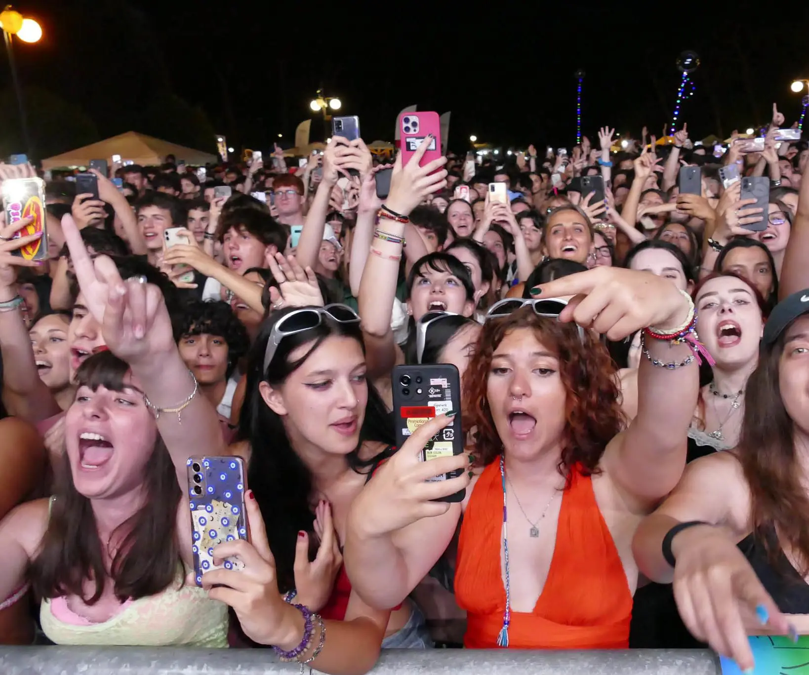 Al Prato torna il tandem di Sanremo Coma Cose e Baustelle sul palco In quattromila alla serata "cult"