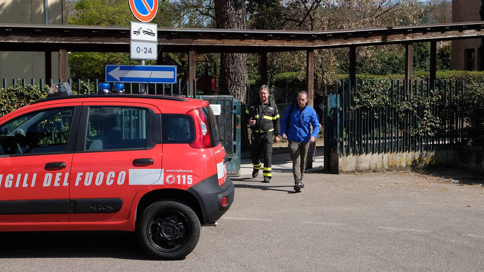 L'intervento dei Vigili del Fuoco alla scuola Margaritone di Arezzo