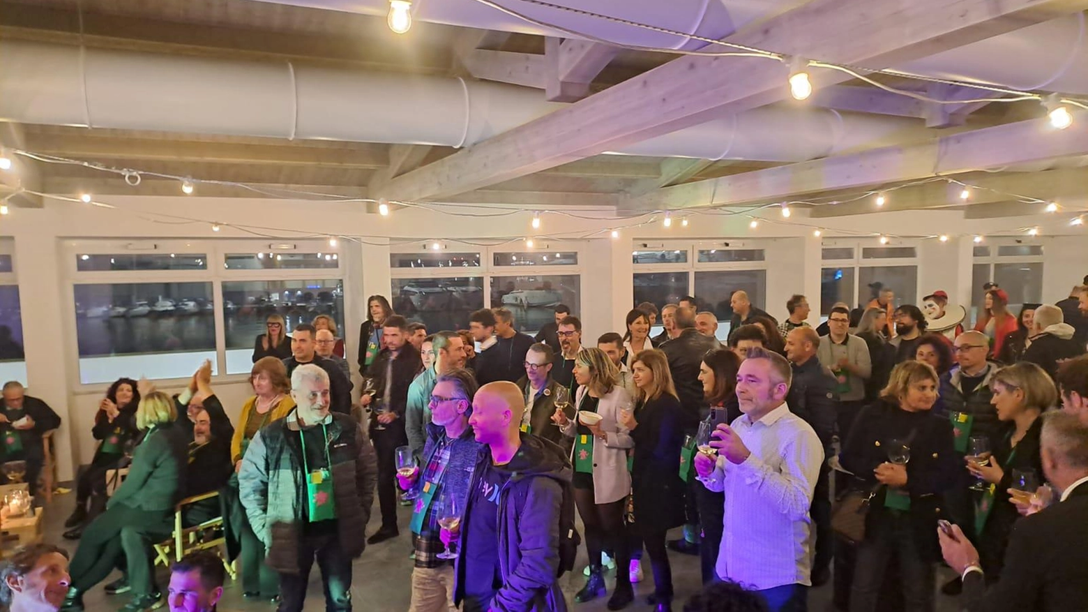 Tra il mare e il porto Il Carnevaldarsena ’apre’ il nuovo mercato ittico Festa per tutti i volontari Tra il mare e il porto Il Carnevaldarsena ’apre’ il nuovo mercato ittico Festa per tutti i volontari