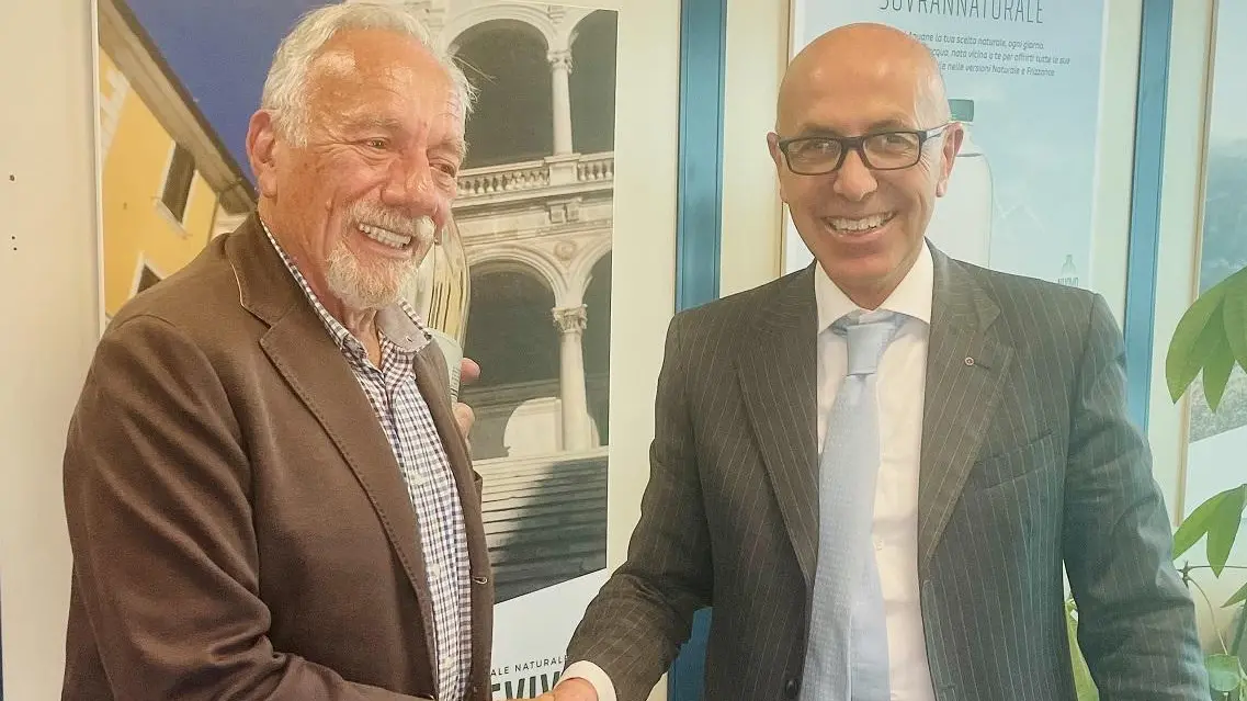 Evam e San Carlo alleate Un patto per lanciare le acque delle Apuane Evam e San Carlo alleate Un patto per lanciare le acque delle Apuane