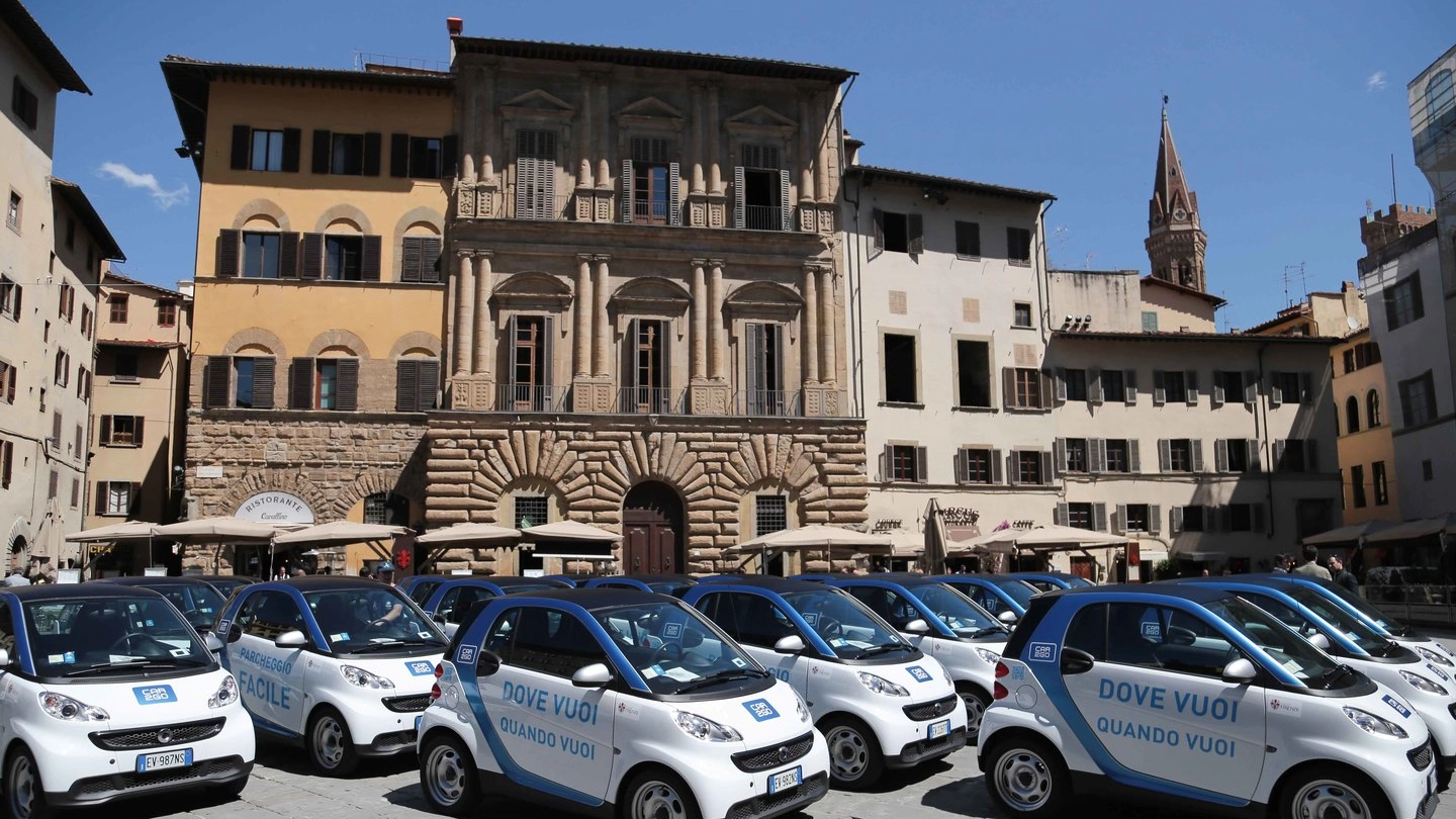 Le macchine di Car2Go a Firenze (New Press Photo)