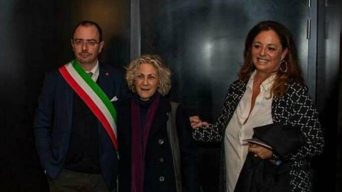 "Improvvisazione teatrale a Follonica: domani il match alla sala "Allegri"".
"Improvvisazione teatrale a Follonica: domani il match alla sala "Allegri"".