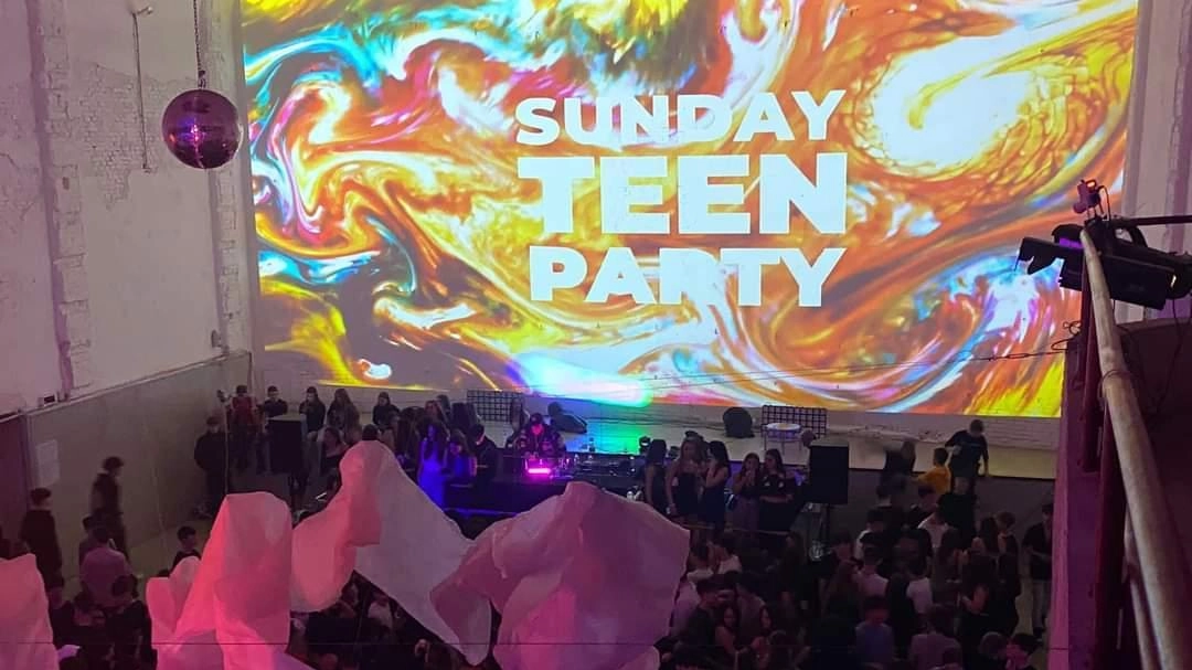Tutti in pista di pomeriggio. Torna la discoteca al Politeama: "Un’alternativa per i giovani" Tutti in pista di pomeriggio. Torna la discoteca al Politeama: "Un’alternativa per i giovani"